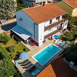 Apartment 3 With Pool