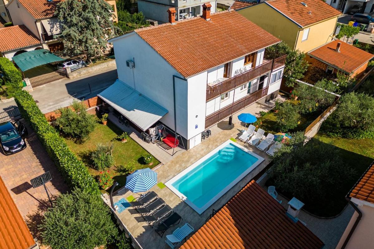 3 With Pool Apartment *
