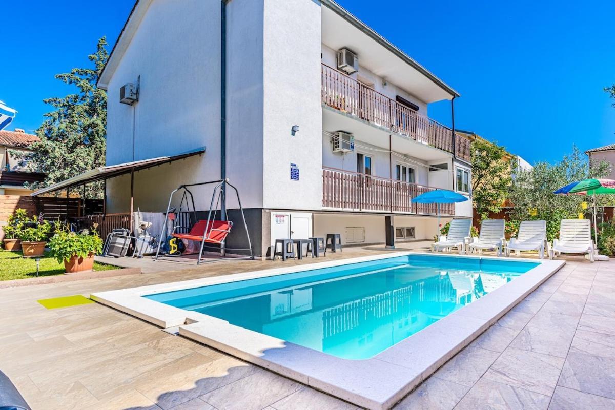 Apartman 3 With Pool